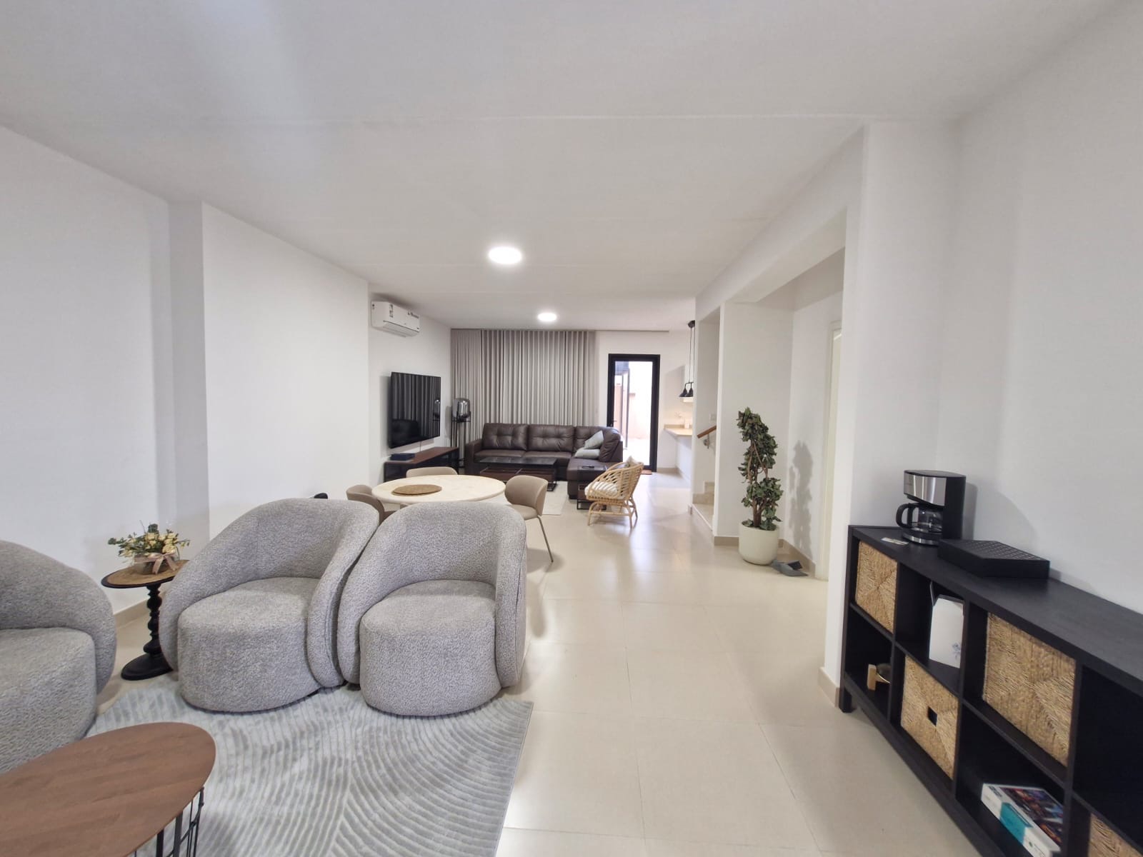🏡 *Modern Townhouse fully furnished for Rent in Sedra (Roshn) – Stylish & Family-Friendly* 👨‍👩‍👧‍👦